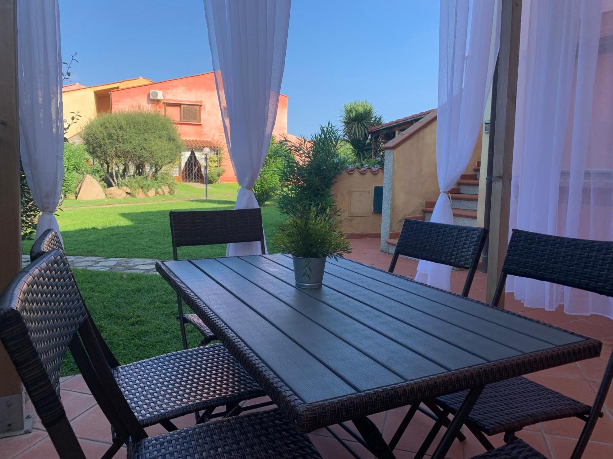 Casa Smeralda: Con Giardino E Vicino Al Mare Punta Molara Εξωτερικό φωτογραφία
